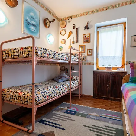 לינה וארוחת בוקר La Meira Di Lucia